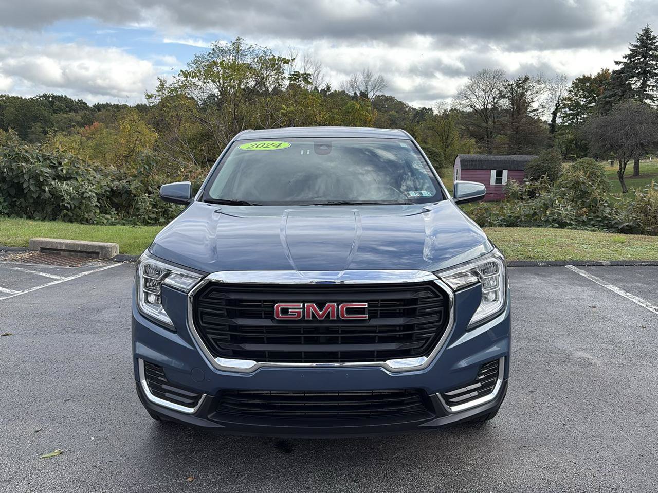Used 2024 GMC Terrain SLE AWD/4WD image 2