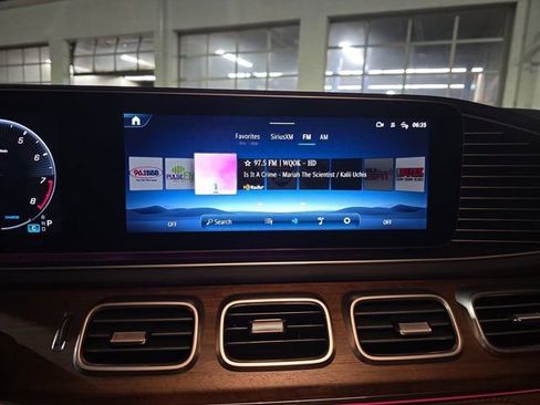 Used 2025 Mercedes-Benz GLS 63 AMG 4MATIC image 24