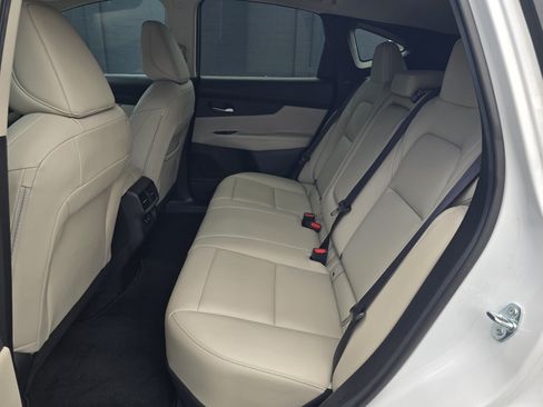 Certified 2025 Nissan Murano SL w/ Cargo Package AWD/4WD image 11