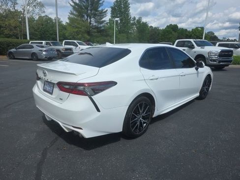 Used 2022 Toyota Camry SE image 8