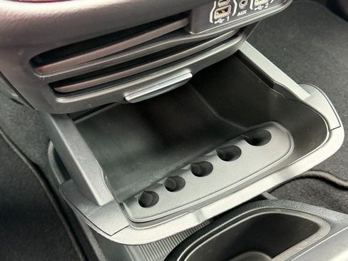 Used 2025 Chrysler Pacifica Select FWD image 53