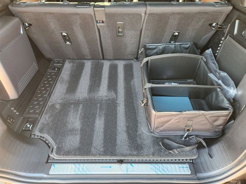 New 2026 Land Rover Defender 110 OCTA image 32