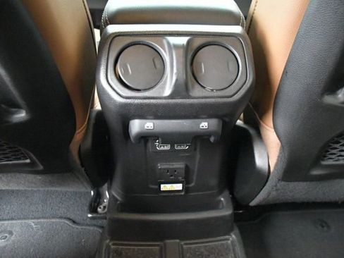 Used 2020 Jeep Wrangler Unlimited Rubicon w/ Dual Top Group AWD/4WD image 12