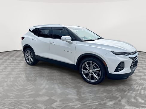Certified 2022 Chevrolet Blazer Premier w/ Enhanced Convenience Package AWD/4WD image 2
