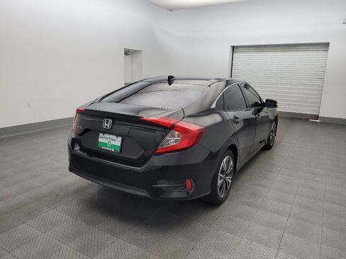 Used 2017 Honda Civic EX-T image 9