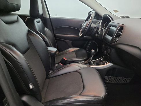 Used 2019 Jeep Compass Latitude w/ Popular Equipment Group AWD/4WD image 21