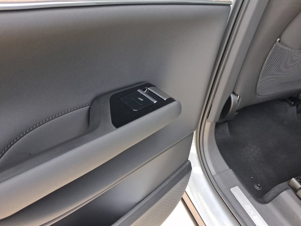 Certified 2025 Volvo EX90 Plus w/ Protection Package Premier AWD/4WD image 12