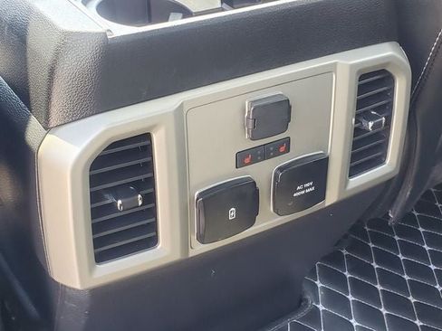 Used 2019 Ford F150 Lariat w/ Equipment Group 502A Luxury AWD/4WD image 28