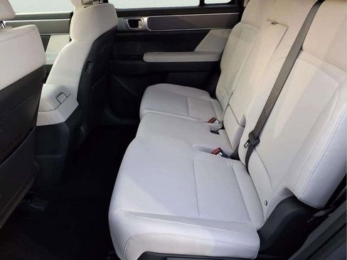 New 2026 Hyundai Santa Fe SE image 7