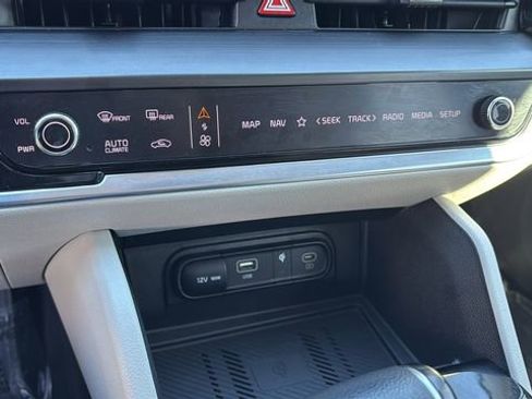Used 2024 Kia Sportage EX image 30