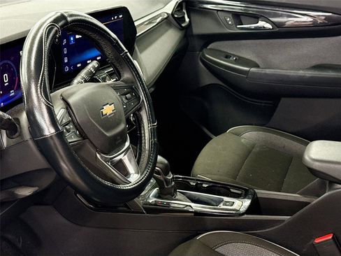 Used 2025 Chevrolet TrailBlazer LT w/ LT Cold Weather Package image 4