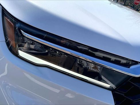 Used 2024 Honda Pilot Elite image 28