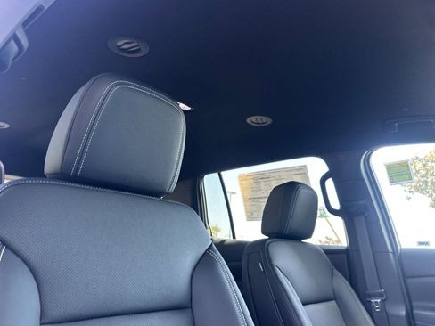 New 2025 Chevrolet Traverse LT w/ Enhanced Driving Package image 18