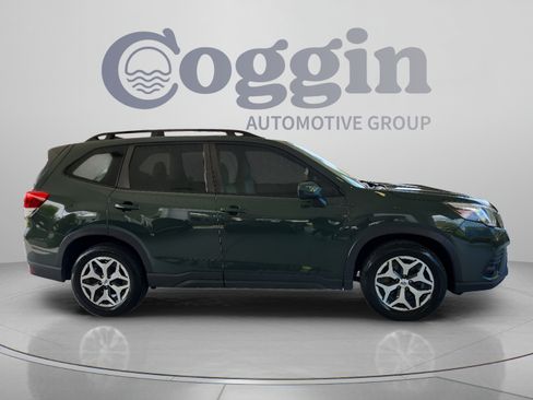 Used 2024 Subaru Forester Premium AWD/4WD image 6