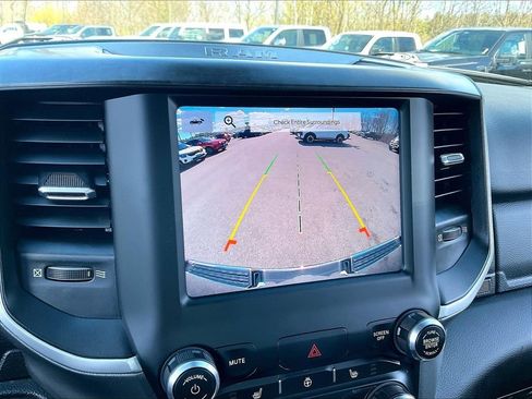 Used 2022 RAM 1500 Big Horn AWD/4WD image 18