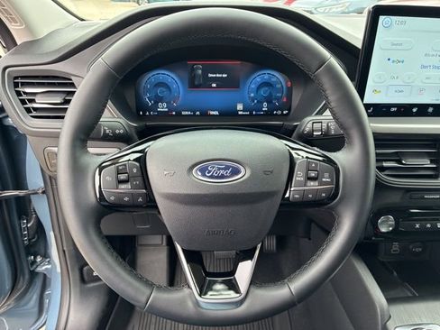 Used 2025 Ford Escape Active w/ Active Premium Tech Pack image 32