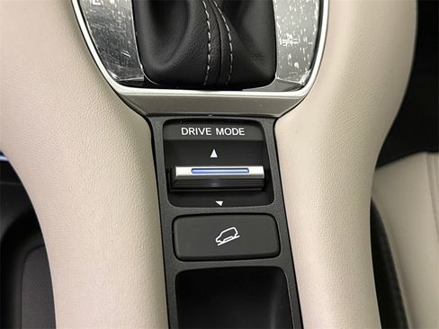 New 2026 Honda HR-V EX-L image 30