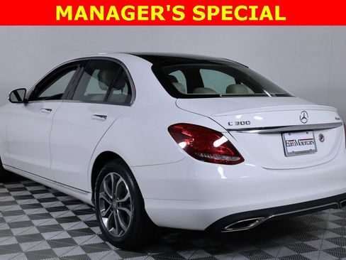 Used 2016 Mercedes-Benz C 300 4MATIC Sedan image 4