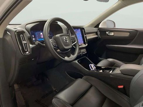 Used 2025 Volvo XC40 B5 Plus image 56