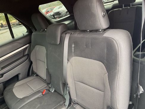 Used 2019 Ford Explorer XLT image 33