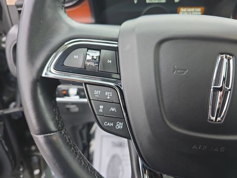 Used 2022 Lincoln Nautilus Reserve w/ Equipment Group 201A image 16