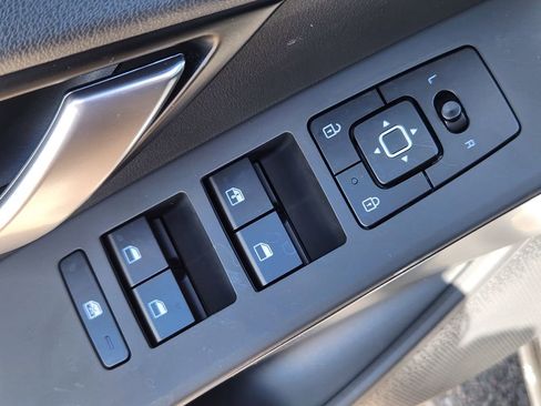 New 2026 Kia Niro LX FWD image 9