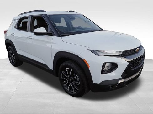 Certified 2023 Chevrolet TrailBlazer ACTIV w/ Convenience Package image 3