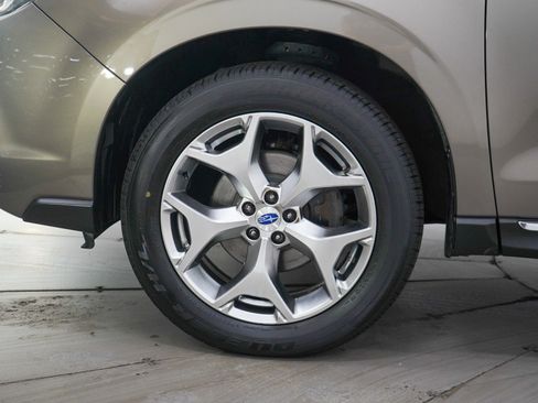 Used 2017 Subaru Forester 2.5i Touring AWD/4WD image 29