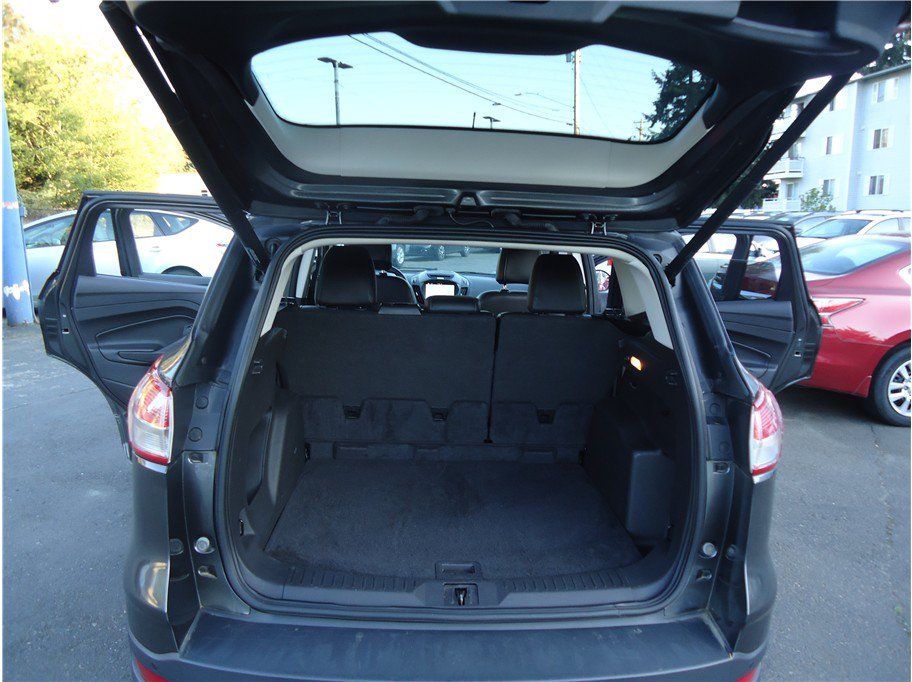 Used 2016 Ford Escape SE w/ SE Leather Comfort Package FWD image 18