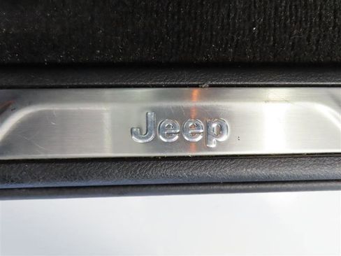 Used 2021 Jeep Grand Cherokee Limited w/ Quick Order Package 2GK 80th image 17