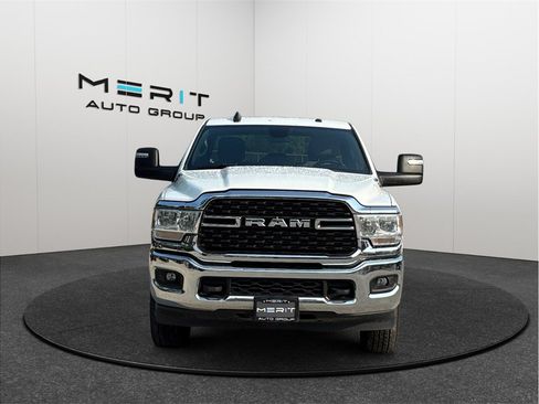 Used 2024 RAM 2500 Big Horn AWD/4WD image 3