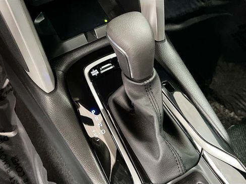 Used 2025 Toyota Corolla Cross XSE w/ Convenience Package image 17