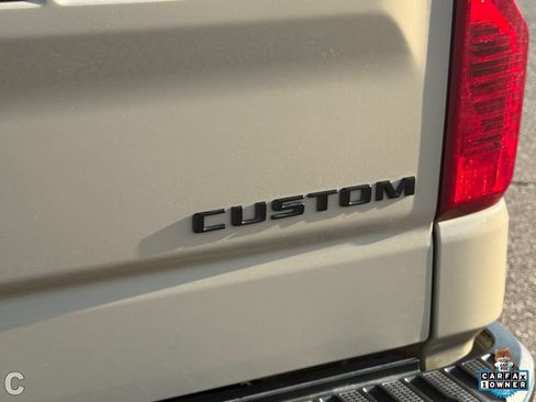 Certified 2022 Chevrolet Silverado 1500 Custom Trail Boss w/ LPO, Dark Essentials Package AWD/4WD image 10