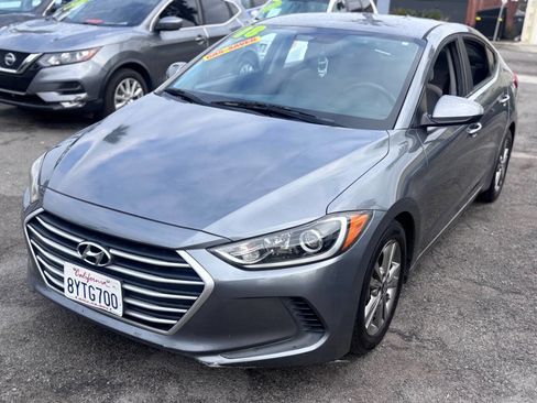 Used 2018 Hyundai Elantra SEL image 2