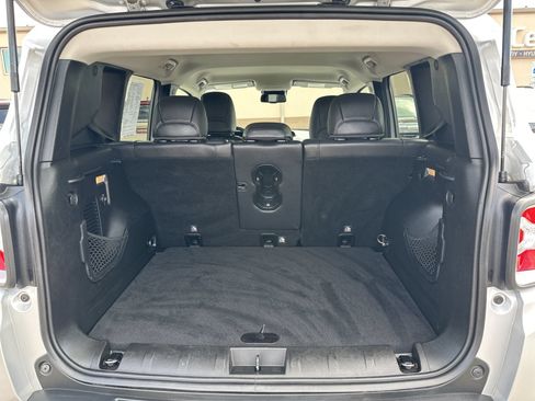 Used 2016 Jeep Renegade Limited AWD/4WD image 25
