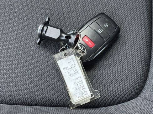 Used 2025 Toyota Corolla Cross LE image 22