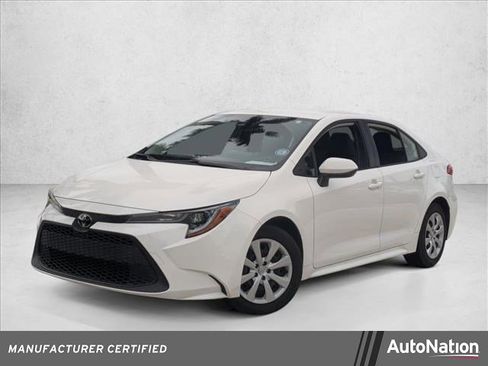 Certified 2022 Toyota Corolla LE image 1