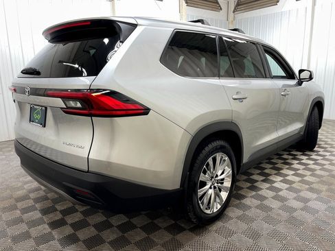 Used 2024 Toyota Grand Highlander XLE image 26