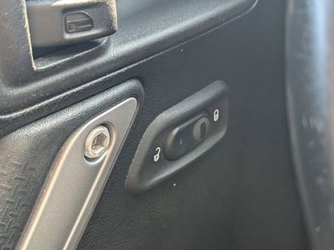 Used 2016 Jeep Wrangler Unlimited Rubicon w/ Connectivity Group image 24