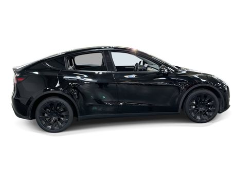 Certified 2023 Tesla Model Y Long Range AWD/4WD image 7