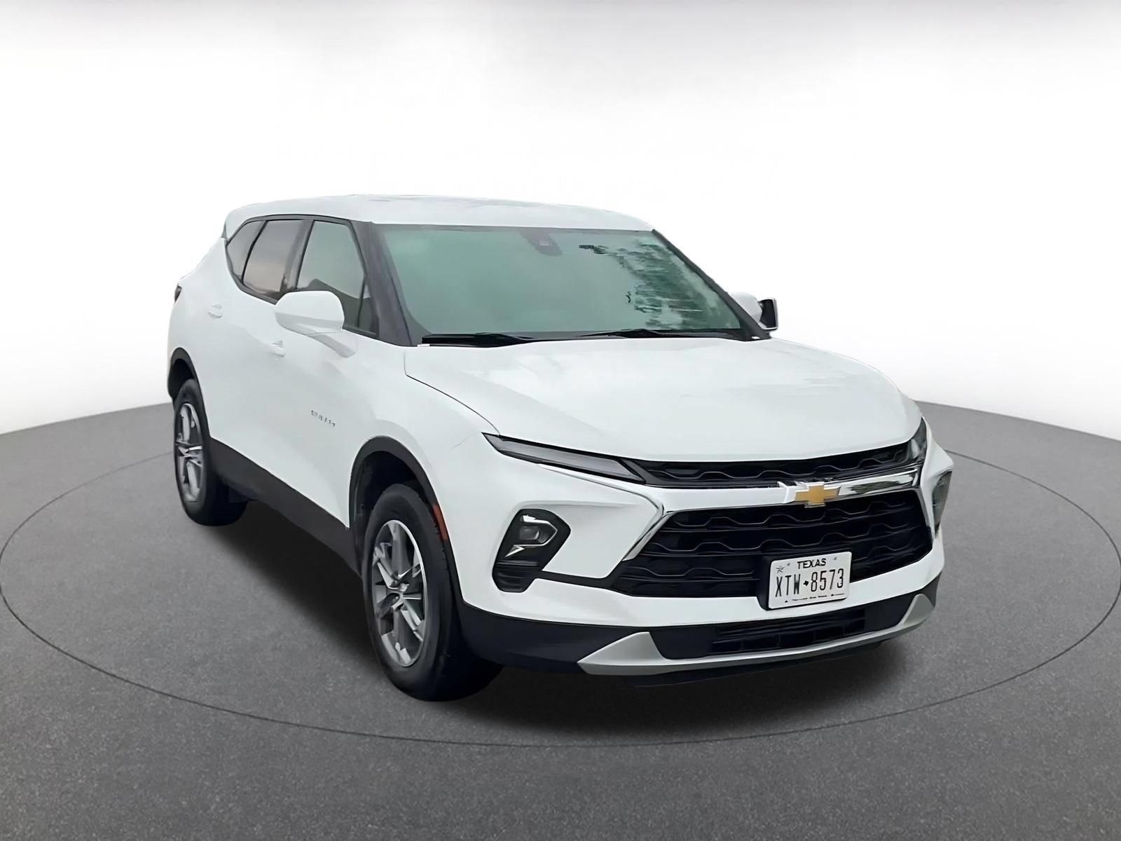 Used 2026 Chevrolet Blazer LT FWD image 3