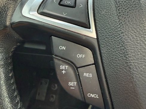 Used 2015 Ford Edge Titanium image 25