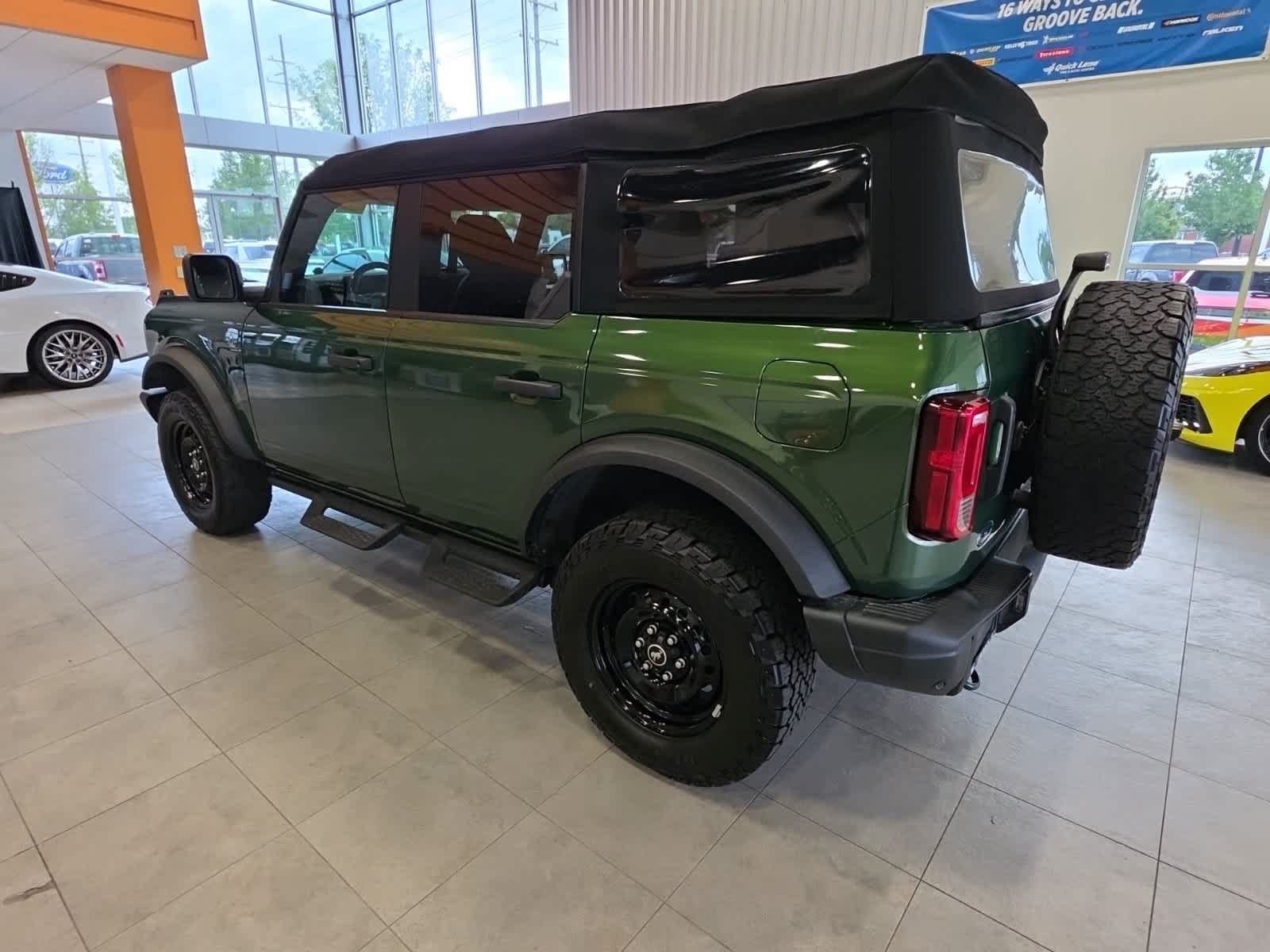 Certified 2023 Ford Bronco Black Diamond AWD/4WD image 12