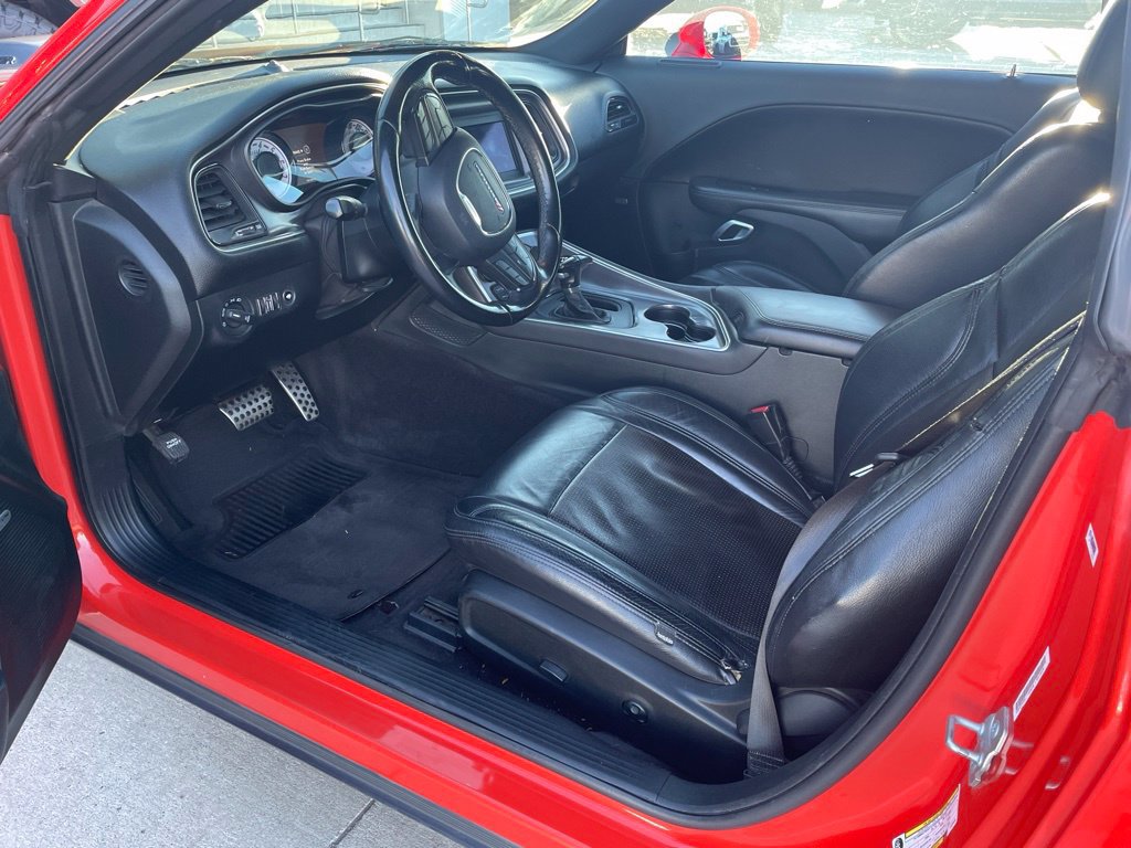 Used 2018 Dodge Challenger R/T RWD image 3