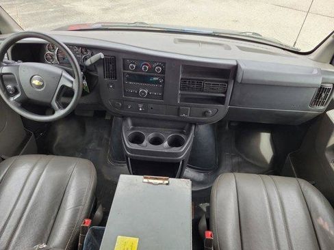 Used 2015 Chevrolet Express 2500 RWD image 13