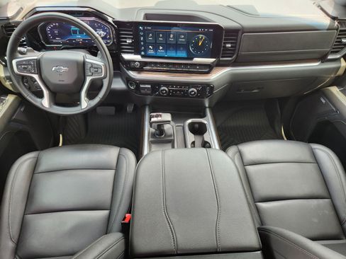 Used 2024 Chevrolet Silverado 1500 LT Trail Boss w/ LT Trail Boss Premium Package AWD/4WD image 8