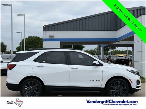 Used 2023 Chevrolet Equinox RS w/ RS Leather Package FWD image 3