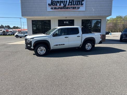 Used 2024 Nissan Frontier SV w/ Hardbody Edition image 1