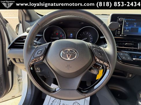 Used 2018 Toyota C-HR XLE image 25
