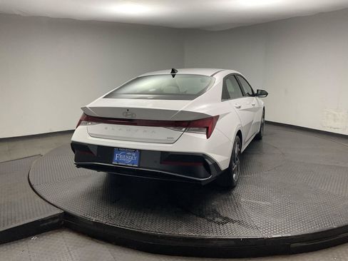 Used 2024 Hyundai Elantra Limited FWD image 7